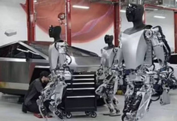 Tesla robot attacks an engineer at company's Texas factory