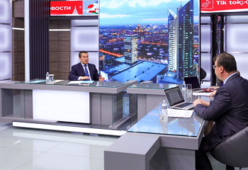 Казахстан планомерно уходит от сырьевой модели экономики — Алихан Смаилов