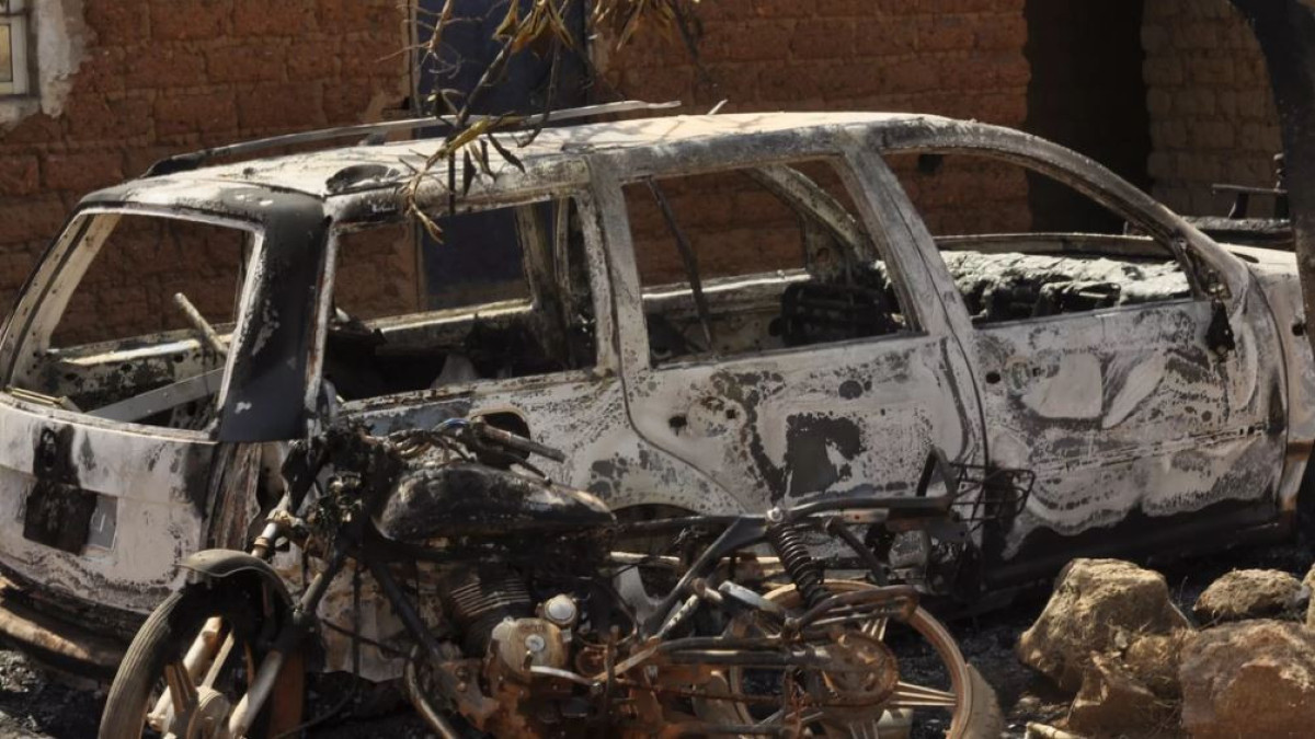 At least 113 killed in attacks in central Nigeria