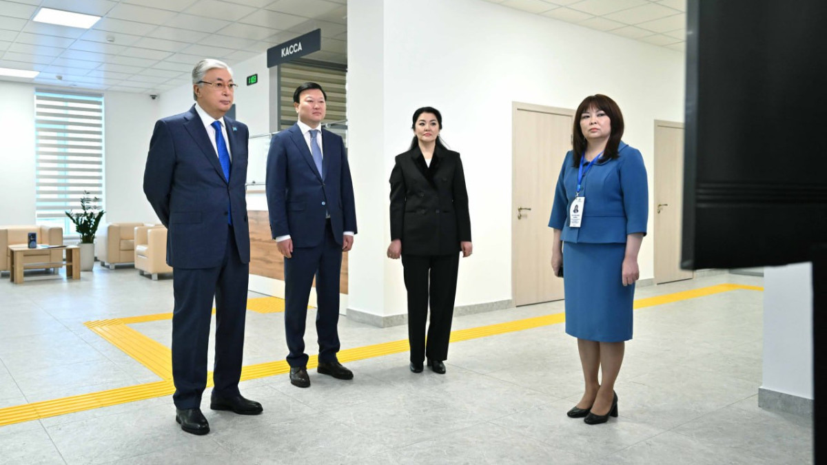 Tokayev visits Center for Sanitary and Epidemiological Expertise