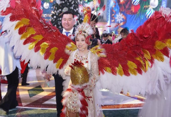 Самұрық құстың костюмін киген оқушы көпшілікті таңғалдырды