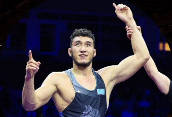 Әлем чемпионы Ризабек Айтмұхан рейтингте көш бастады