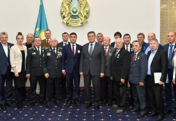 Чемпиону Сурдлимпиады вручили ключи от квартиры