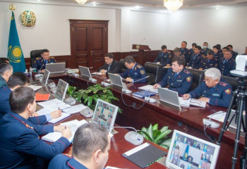 Казахстанская полиция перешла на усиленный режим работы