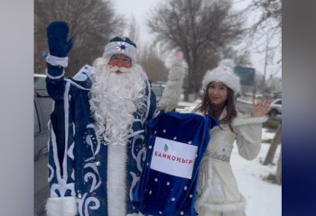 Елорда тұрғындарын аяз ата мен ақшақар құттықтады