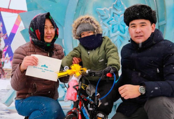 «Елка добра»: юные жители столицы получили ценные подарки