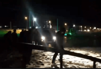 Ақтөбе облысында 32 адам отырған автобус аударылып қалды