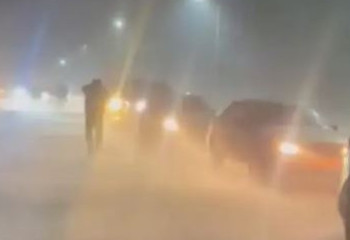 55 человек эвакуировали с трассы в Карагандинской области