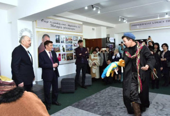 В университете Дулати открылась мастерская Тунгышбая Жаманкулова