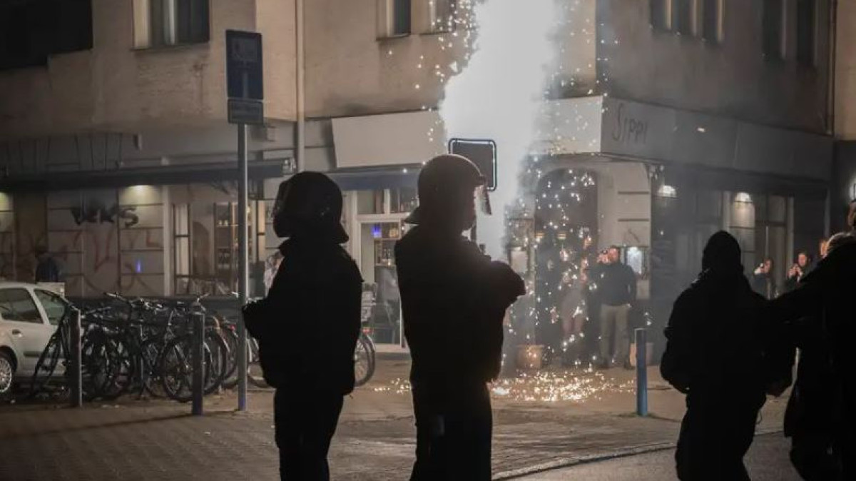 В Берлине в новогоднюю ночь задержаны почти 400 человек