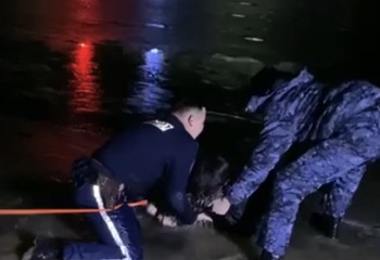 Атырауда жасөспірім қыз мұз астына түсіп кеткен