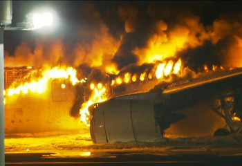 Жапонияда ұшақ апатынан бес адам қаза тапты