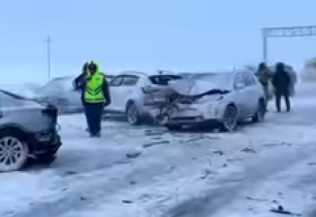 15 машин попало в аварию на трассе из Щучинска