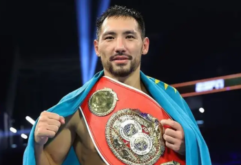 Жәнібек Әлімханұлы ерекше бес боксшының тізіміне енді