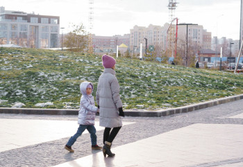 Алматыда анасы таксиде ұмытып кеткен төрт жасар қыз табылды