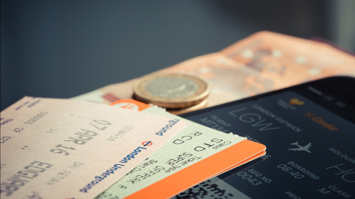Липовые авиа- и железнодорожные билеты продавал мошенник на сайте OLX