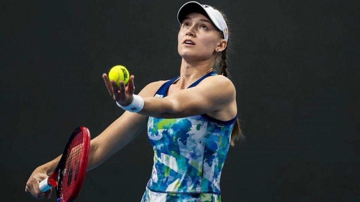 Elena Rybakina wins in her 1st match of 2024