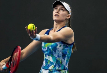 Elena Rybakina wins in her 1st match of 2024