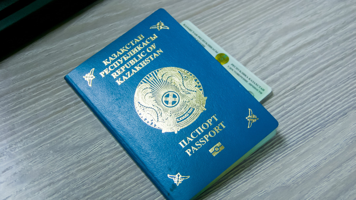 Сколько надо платить в этом году за получение паспорта и удостоверения личности