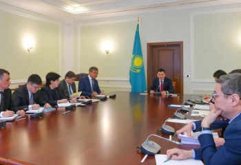 Yerlan Karin holds meeting on interaction of government agencies in field of domestic policy