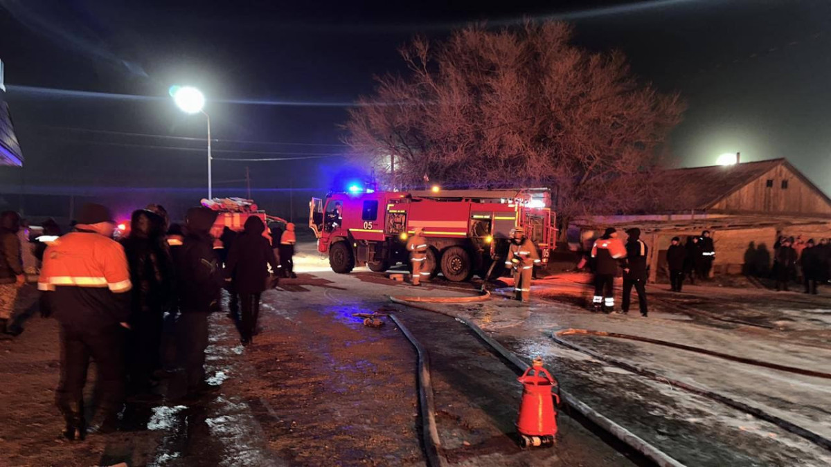 Пожарные и полицейские предотвратили взрыв цистерны с бензином