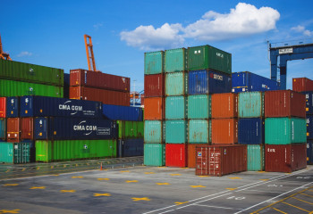 Житель пригорода Актау нанял кран ради кражи контейнера