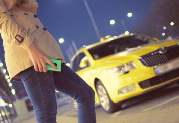 Такси жүргізушілеріне мобильді аударымның әсері қандай? Біржанов жауап берді