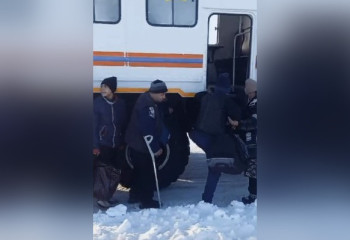 Автобус с пассажирами сломался на трассе – спасатели эвакуировали 40 человек