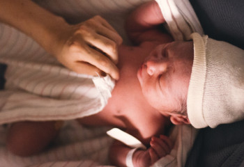 Жительница Мангистау, болеющая корью, родила здорового ребенка