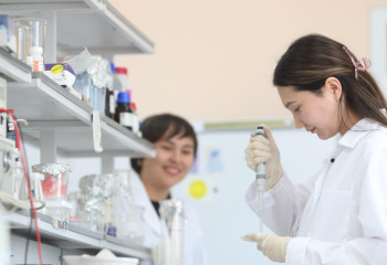 Противостоять вирусам научили растения казахстанские ученые