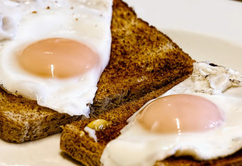 Таңғы асқа қандай тағамды мүлде жеуге болмайды?