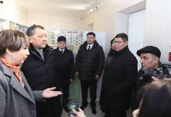 Нурлан Ногаев поручил усилить контроль над аптеками, нарушающими правила отпуска рецептурных препаратов