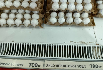 Жители Актау пришли в ужас от новых цен на куриные яйца