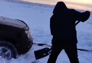 Жоғалған жылқыларын іздеуге шыққан ерлі-зайыптылар қар құрсауында қалып қойды