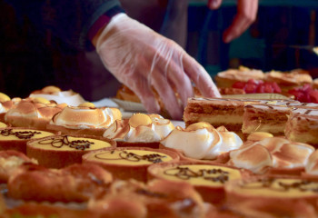 Дорогие булочки: в Казахстане подскочили цены на выпечку