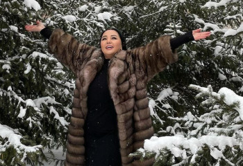 «Бәрін басынан үйреніп жатырмын». Алтынай Жорабаева босанғаннан кейінгі жағдайын айтты