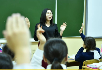 100 мыңнан астам педагог біліктілікті арттыру курстарынан өтті