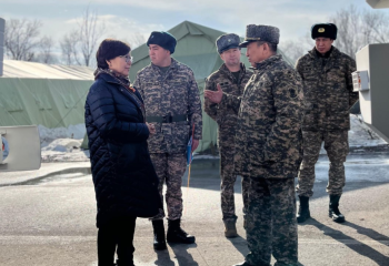 В Алматы депутаты Парламента посетили Центр миротворческих операций