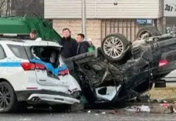 Алматыда полиция көлігі жол апатына ұшырады