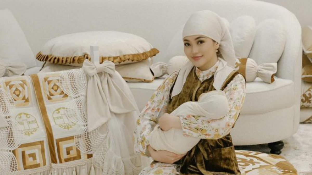  instagram.com/erke_esmahan 