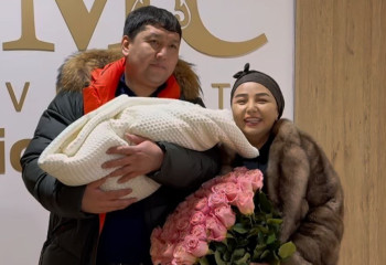 «Азан шақырып, ат қойды». Алтынай Жорабаева жаңалығымен бөлісті