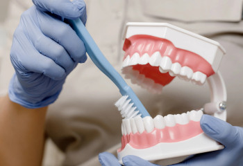 Тісті қалай дұрыс тазалау керек