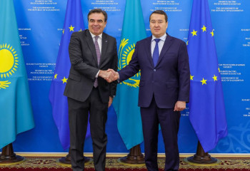 Trade and economic relations between Kazakhstan and EU discussed by Alikhan Smailov and Margaritis Schinas