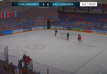 Қазақстандық хоккейші қыздар әлем чемпионатын жеңіспен бастады