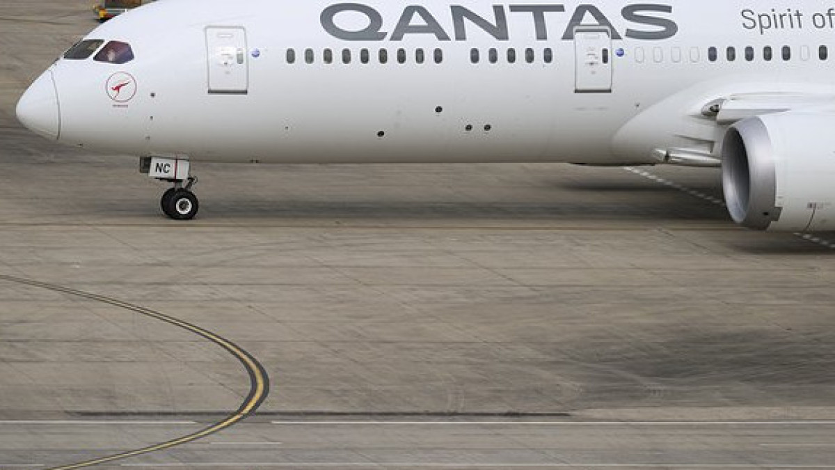Летели в чужой моче и нашли мокрые трусы: пассажиры самолёта потребовали компенсацию с авиакомпании
