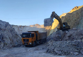 Майқайыңда опырылған шұңқырдың түбіне техника түсірілді