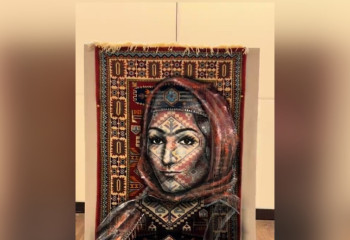 Казахстанская художница полетела в Баку и превратила азербайджанский ковер в картину