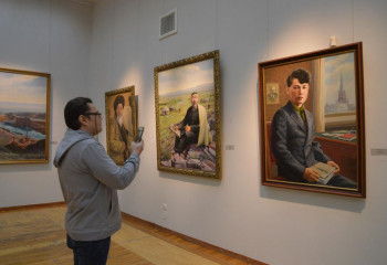 В Алматы открылась юбилейная выставка к 120-летию со дня рождения Абылхана Кастеева