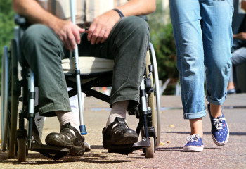 Сот орындаушылар 30-ға жуық мүгедектің шоттарын бұғаттап тастаған