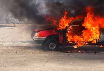 Авто едва не взорвалось в Таразе, его вовремя потушили полицейские